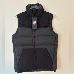 Filson Women’s Featherweight Down Vest 850 Fill in faded black size Smal…